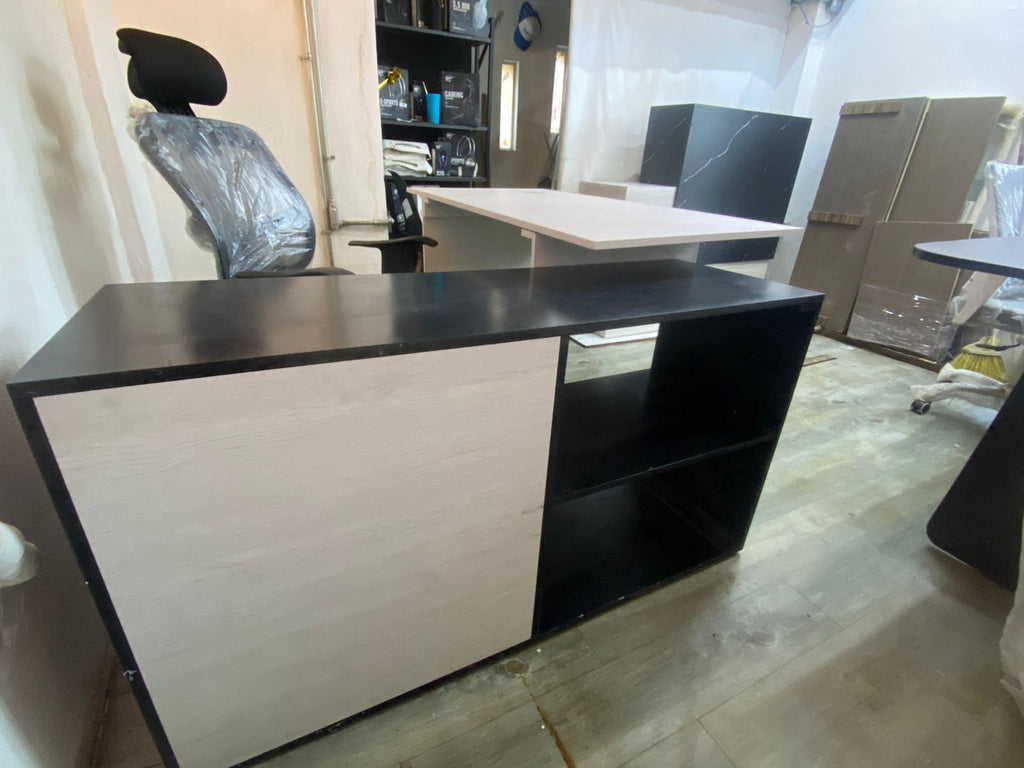 Escritorio en L "Escuadra" con Gabinete de madera de  melamina.