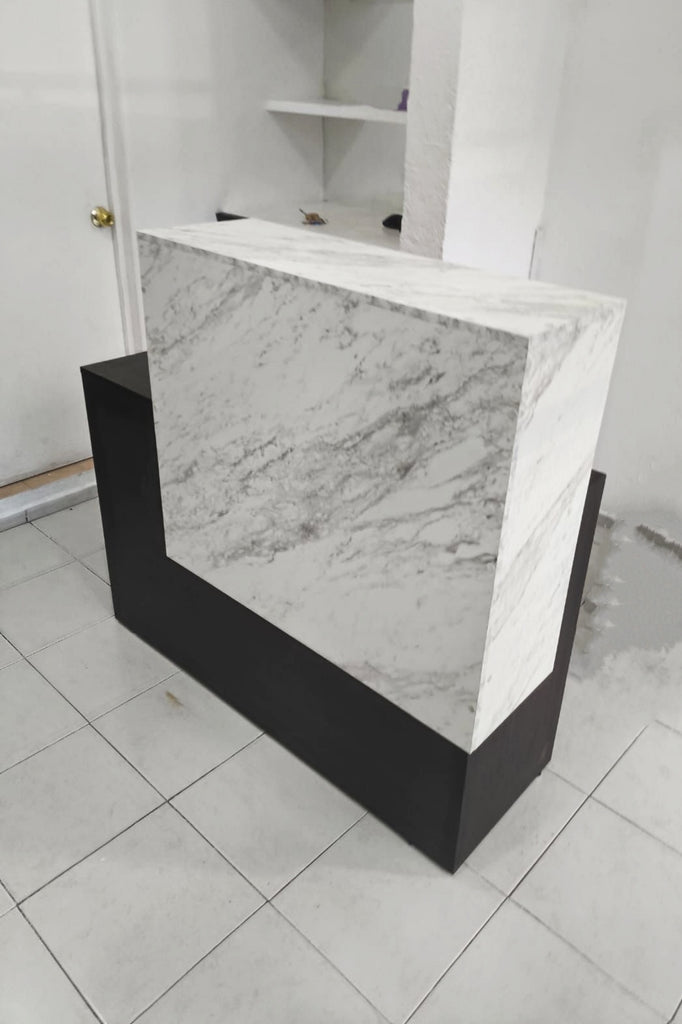 Recepción QUVIKA / Mármol Blanco