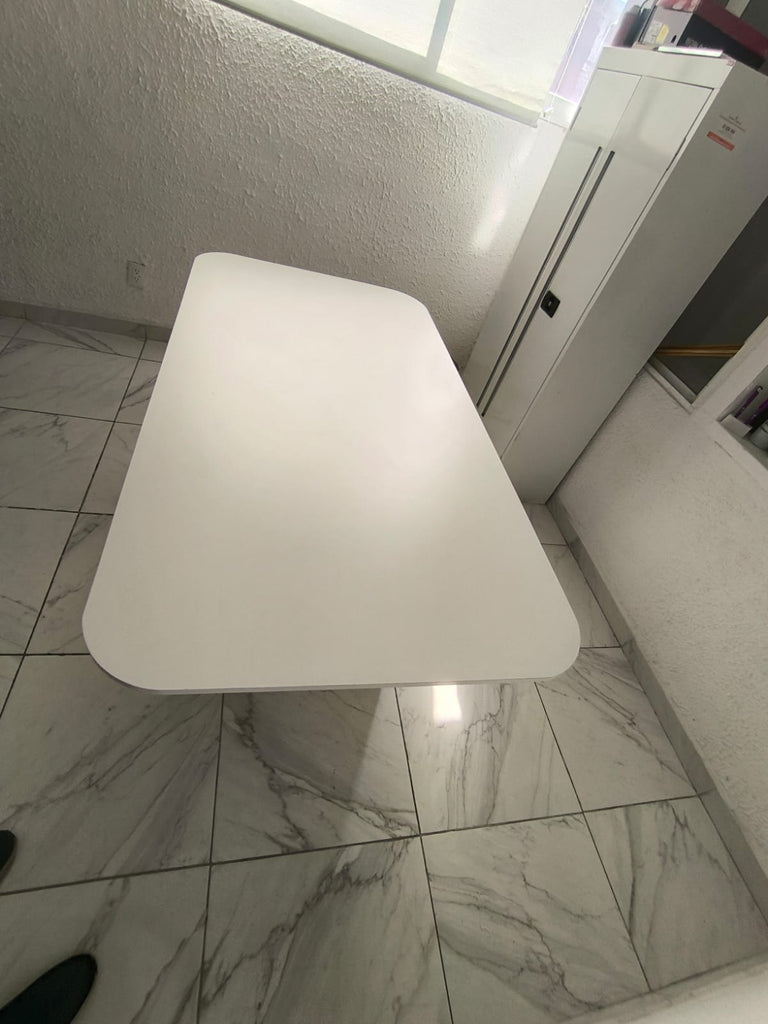 Mesa para sala de juntas 8 personas 2.40x1.10mts