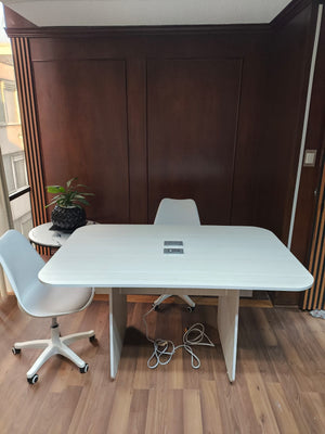 Mesa para sala de juntas 6 personas Melamina 170 x 90 cms Con contactos USB