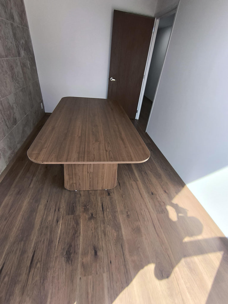 Mesa para sala de juntas 8 personas 2.40x1.10mts