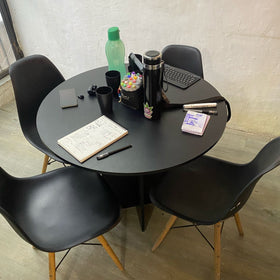 Set Mesa redonda con 4 sillas Tulip Eames