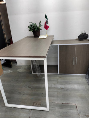 Escritorio con gabinete de melamina