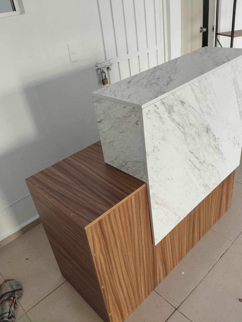 Recepción QUVIKA / Mármol Blanco