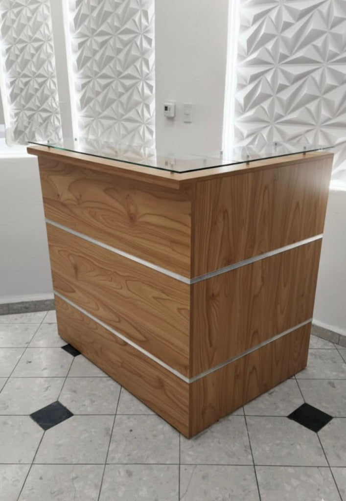 Recepción Ejecutiva en Escuadra con cubierta de Vidrio