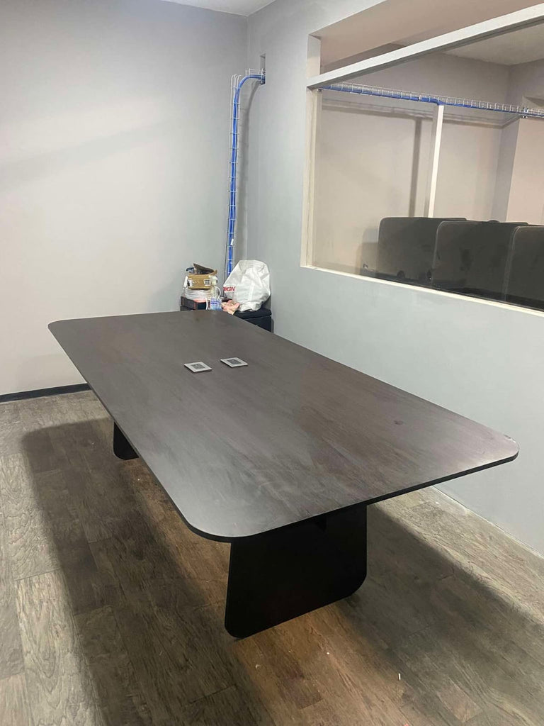 Mesa para sala de juntas 6 personas Melamina 170 x 90 cms Con contactos USB