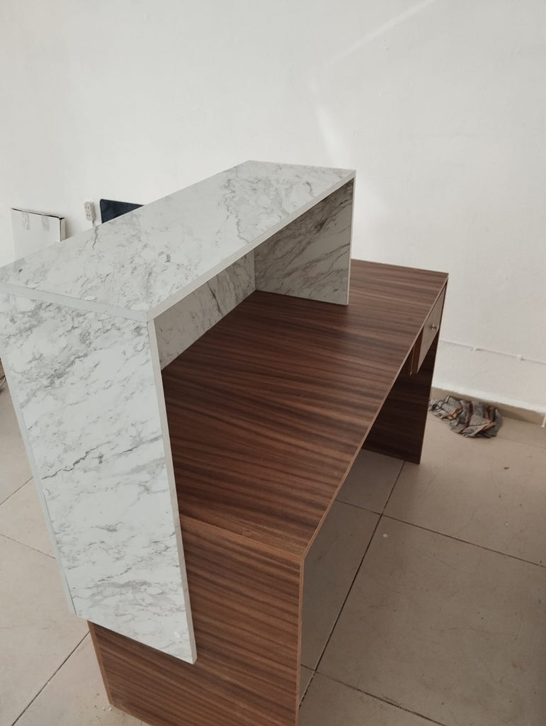 Recepción QUVIKA / Mármol Blanco